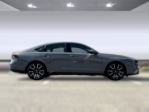 Used 2025 Honda Accord Touring image 7