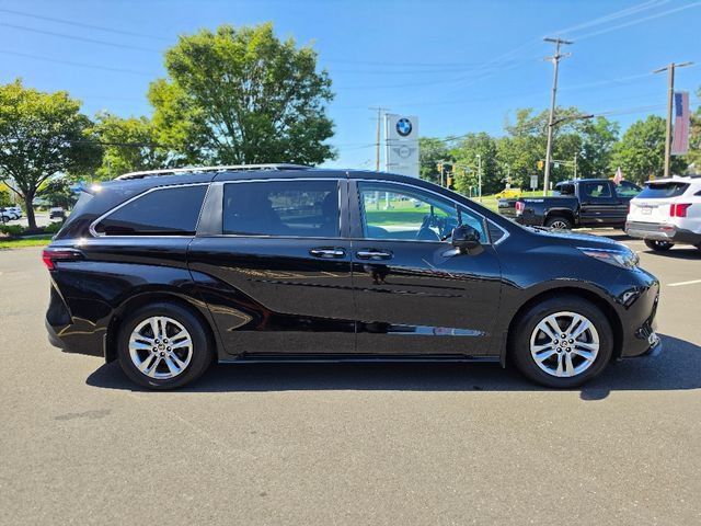 Used 2024 Toyota Sienna XLE w/ XLE Plus Package AWD/4WD image 8