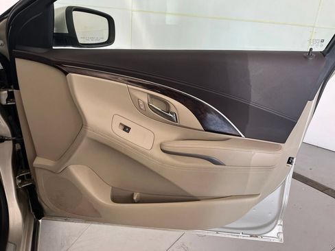 Used 2015 Buick LaCrosse FWD image 29