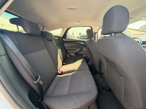 Used 2015 Ford Focus SE FWD image 24