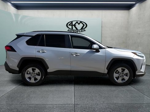 Used 2024 Toyota RAV4 XLE FWD image 2