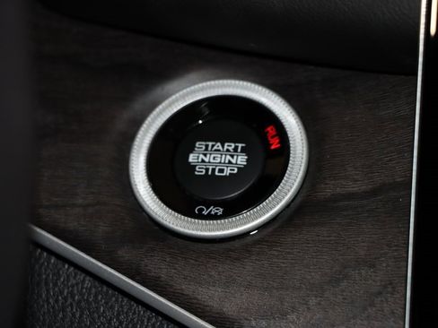 Used 2022 Jeep Grand Cherokee Limited 4xe image 31