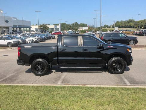 Used 2022 Chevrolet Silverado 1500 LT Trail Boss w/ Convenience Package II AWD/4WD image 2