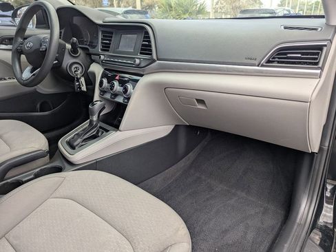Used 2019 Hyundai Elantra SE image 9
