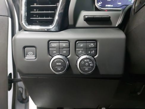 Used 2024 GMC Sierra 2500 Denali w/ Denali Reserve Package image 27