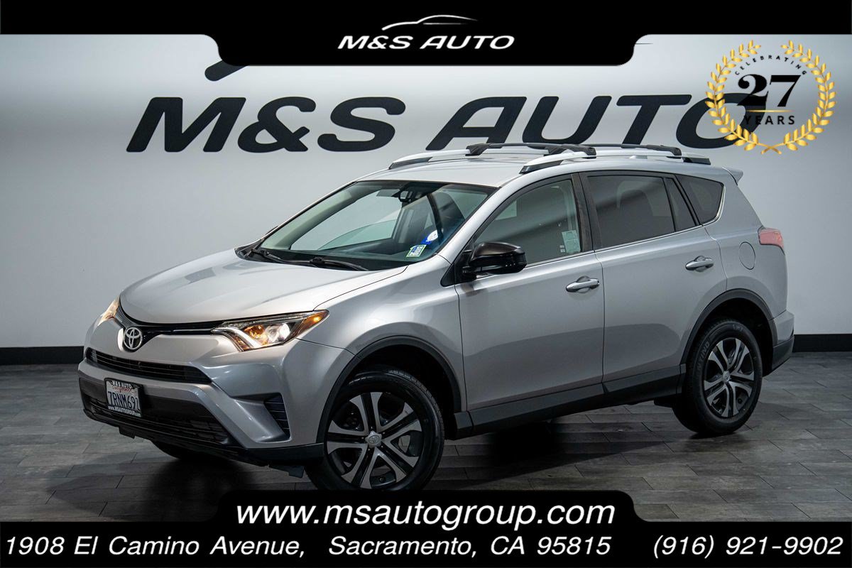 Used 2016 Toyota RAV4 LE FWD image 1
