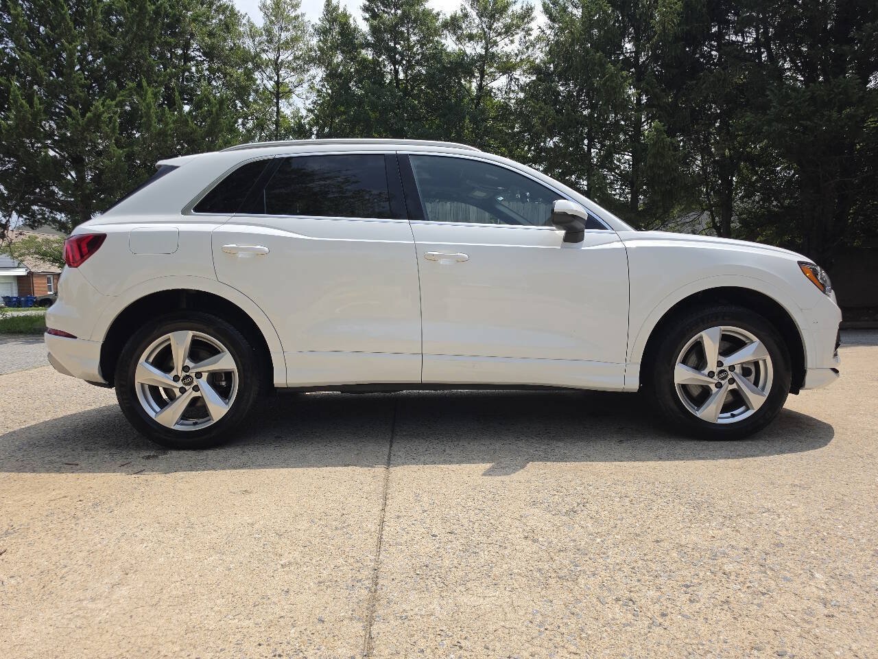 Used 2021 Audi Q3 2.0T Premium AWD/4WD image 2