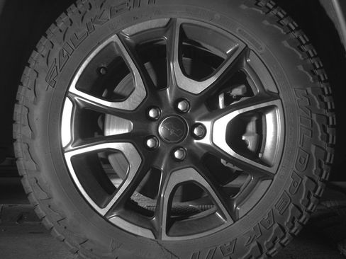 Used 2025 Jeep Compass Trailhawk image 13