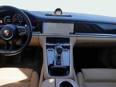 Used 2021 Porsche Panamera w/ Premium Package image 22