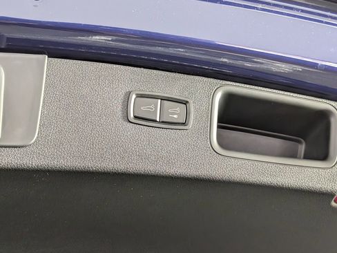 New 2026 Porsche Macan Turbo image 18