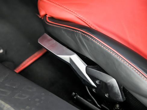 Used 2021 Lamborghini Huracan EVO RWD image 22