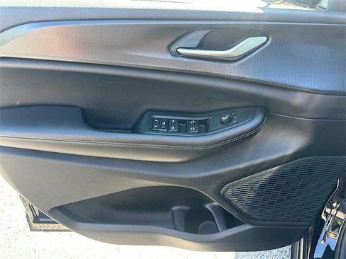 Used 2023 Jeep Grand Cherokee L Laredo image 13