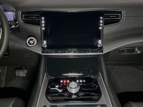 New 2026 Jeep Grand Wagoneer 4WD image 9