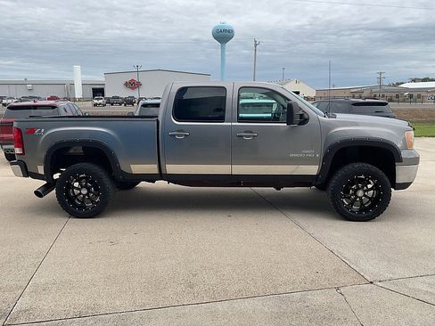 Used 2009 GMC Sierra 2500 SLT w/ SLT Convenience Package AWD/4WD image 5