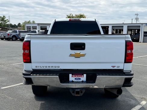 Used 2019 Chevrolet Silverado 2500 LT w/ LT Convenience Package AWD/4WD image 4