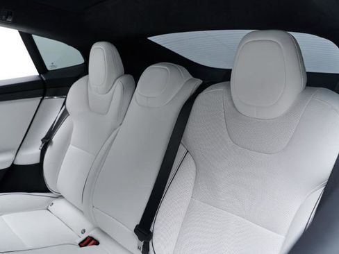 Used 2022 Tesla Model S Plaid image 13