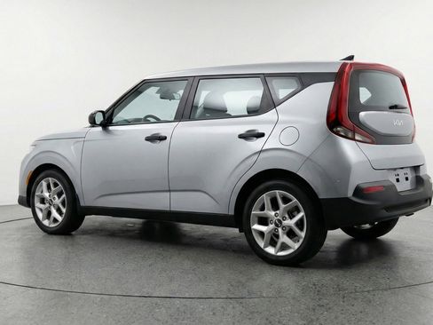 Used 2025 Kia Soul LX w/ LX Technology Package image 6