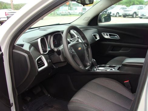 Used 2016 Chevrolet Equinox LS image 9
