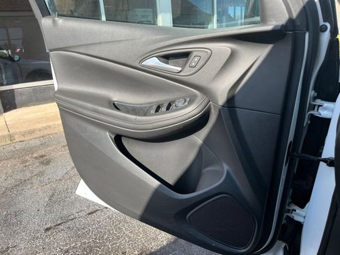 Used 2025 Buick Encore GX Preferred image 18