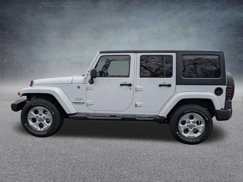 Used 2013 Jeep Wrangler Unlimited Sahara w/ Dual Top Group AWD/4WD image 6