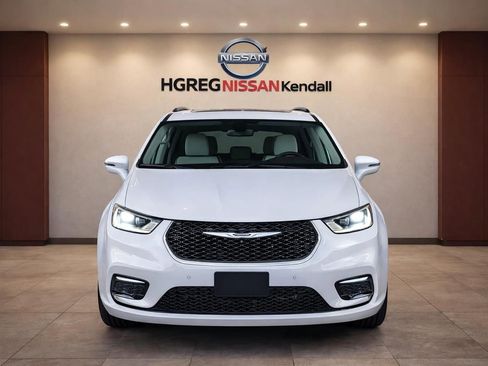 Used 2021 Chrysler Pacifica Limited w/ Premium & Safety Sphere Group image 5