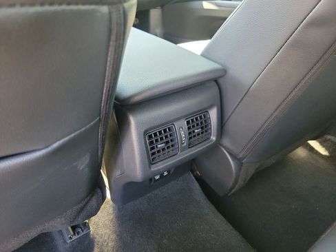 Used 2025 Toyota Camry SE FWD image 12