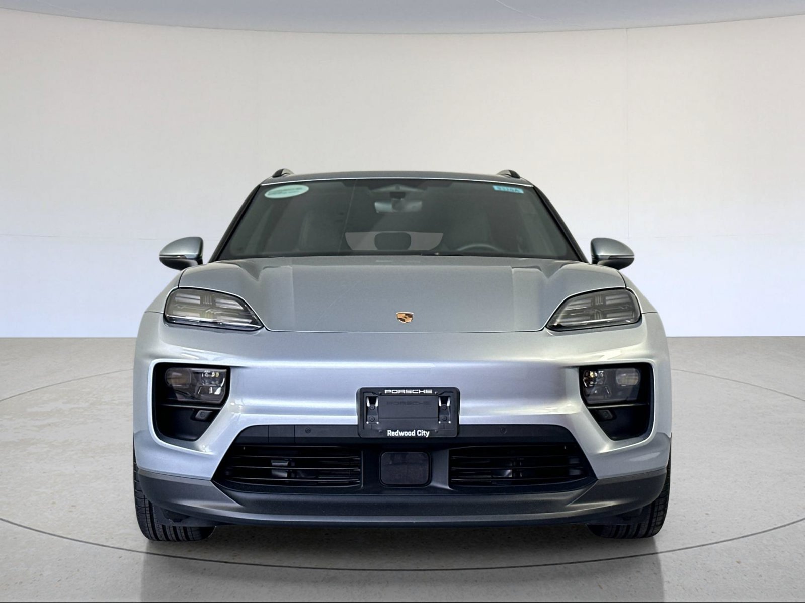 Certified 2025 Porsche Macan Electric RWD image 11