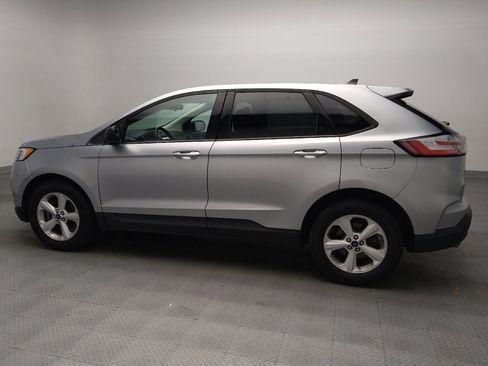 Used 2020 Ford Edge SE FWD image 3