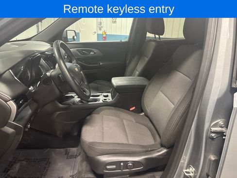 Used 2023 Chevrolet Traverse LT image 9
