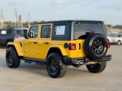Used 2019 Jeep Wrangler Unlimited Sahara AWD/4WD image 6