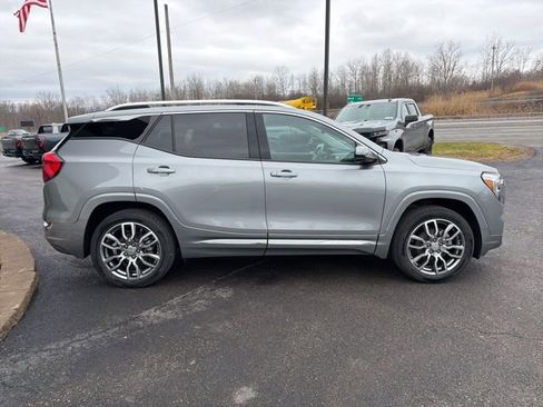 Used 2023 GMC Terrain Denali w/ Denali Premium Package image 6