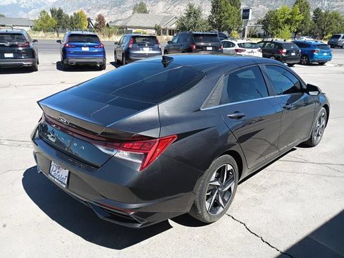 Used 2023 Hyundai Elantra Limited w/ Cargo Package FWD image 5