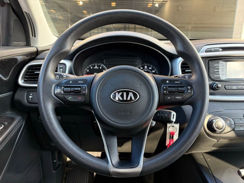 Used 2017 Kia Sorento LX image 23