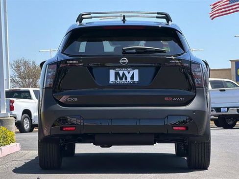 New 2026 Nissan Kicks SR AWD/4WD image 5