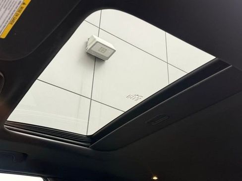 Used 2019 Jeep Grand Cherokee Altitude image 11