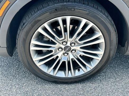 Used 2017 Lincoln MKX Reserve w/ Lincoln MKX Climate Package FWD image 24