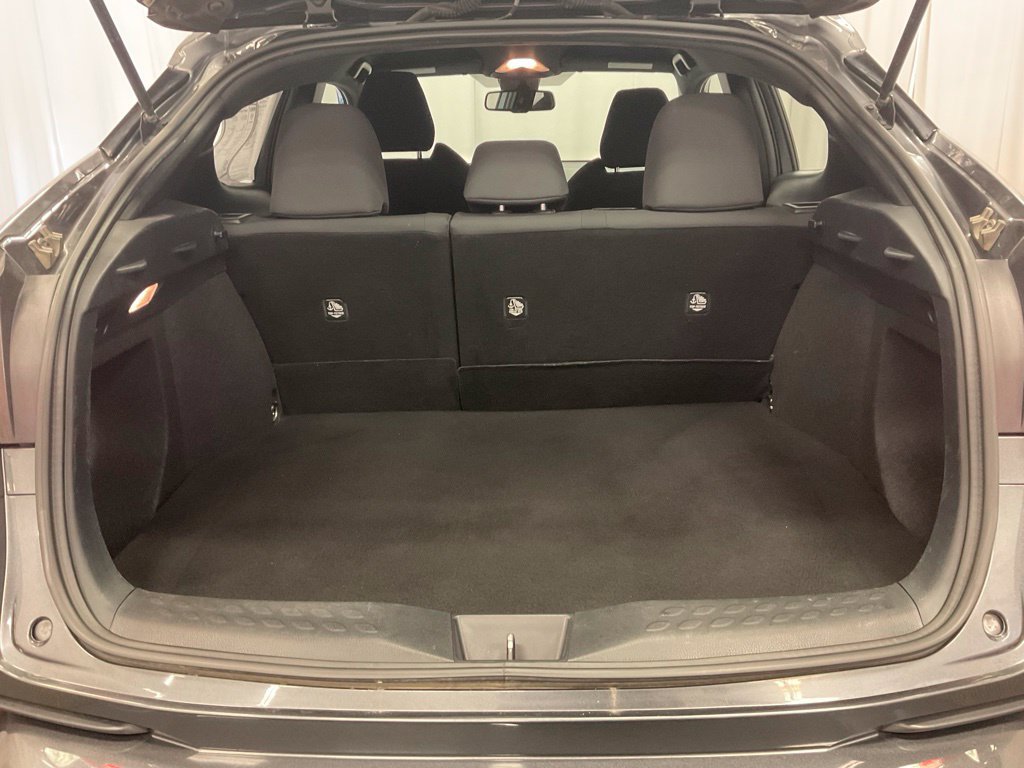 Used 2018 Toyota C-HR XLE FWD image 9