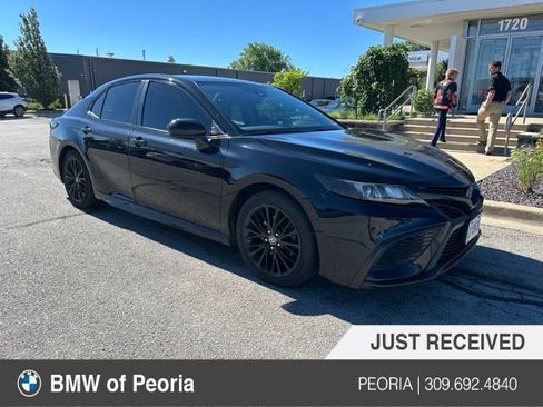 Used 2021 Toyota Camry SE AWD/4WD image 1