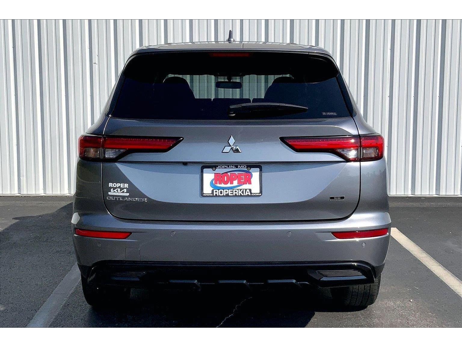 Used 2023 Mitsubishi Outlander SE Black Edition AWD/4WD image 4