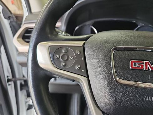 Used 2023 GMC Acadia Denali FWD image 17
