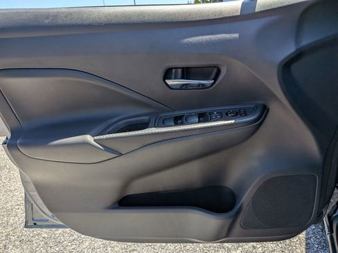 Used 2025 Nissan Versa SV FWD image 32