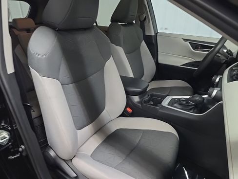 Used 2019 Toyota RAV4 XLE w/ Convenience Package AWD/4WD image 15