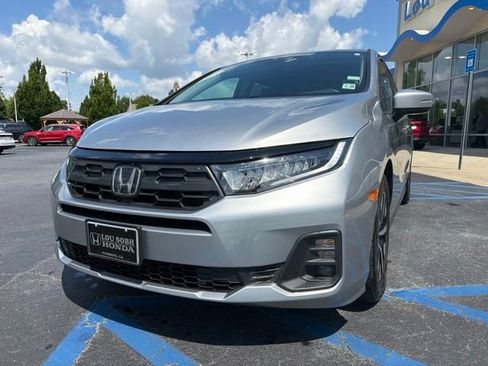 Certified 2025 Honda Odyssey EX-L image 2