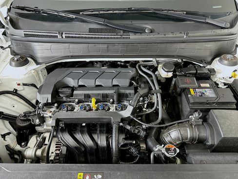 Used 2025 Hyundai Venue SEL image 32