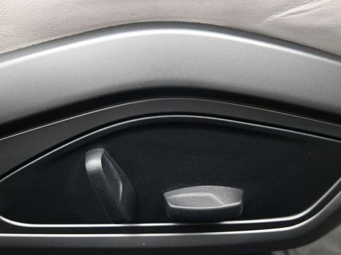 Used 2024 Porsche 911 Carrera image 12