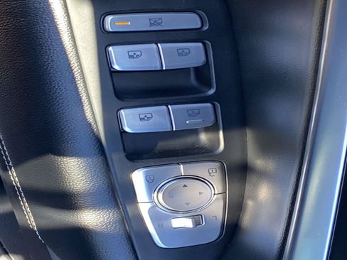 Used 2019 Genesis G70 2.0T Advanced AWD/4WD image 26