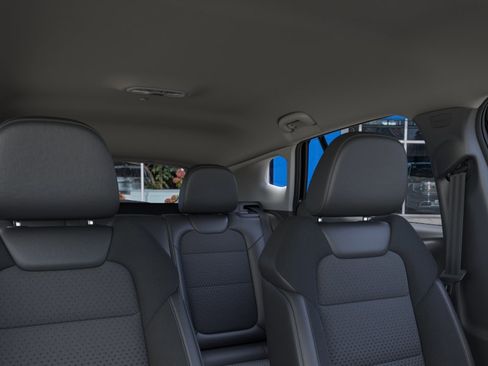 New 2026 Chevrolet Trax LT w/ Driver Confidence Package FWD image 24