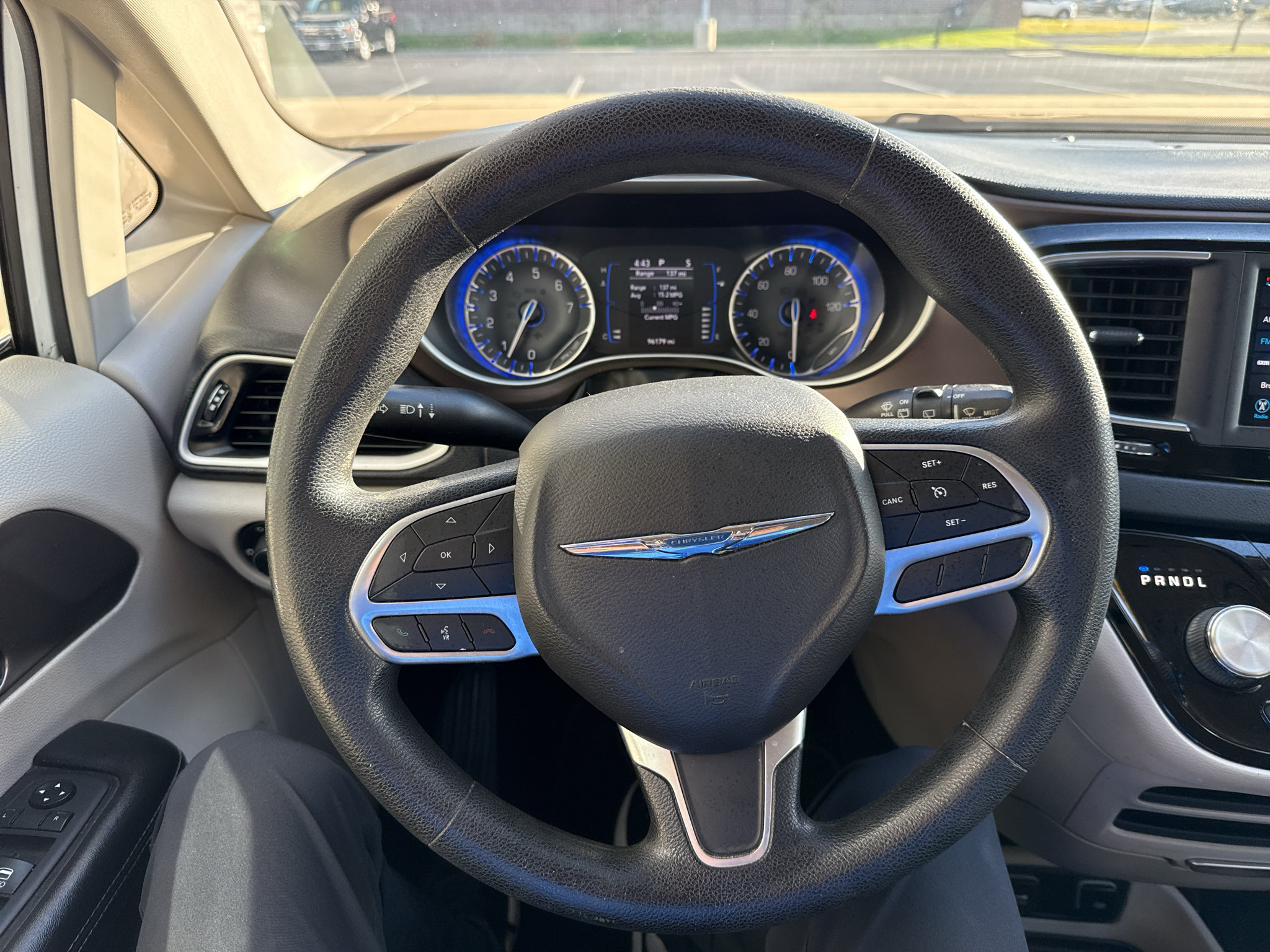 Used 2020 Chrysler Voyager Lxi FWD image 21