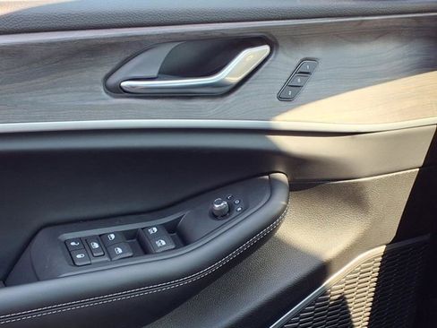 New 2025 Jeep Grand Cherokee L Limited w/ Luxury Tech Group II image 14