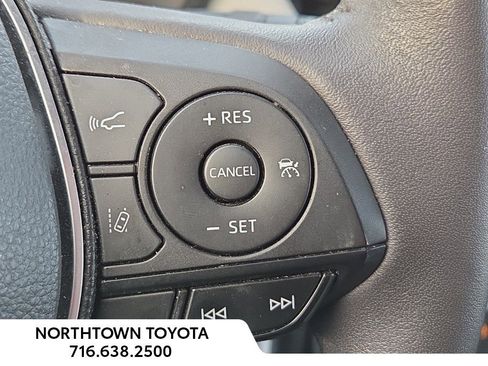 Used 2023 Toyota RAV4 XLE Premium image 17